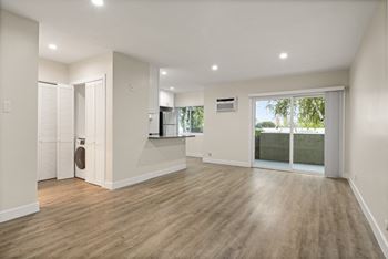 Unfurnished Living Area at Brookside Terrace Apartments, Encino, CA 91316